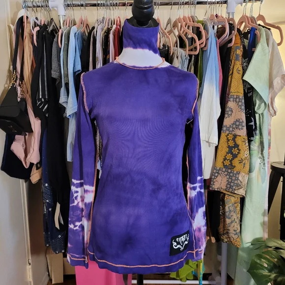 Diesel Early 2000s Y2K Purple Tie Dye Turtleneck w/ Back Piercing Detail Size L - Picture 3 of 15